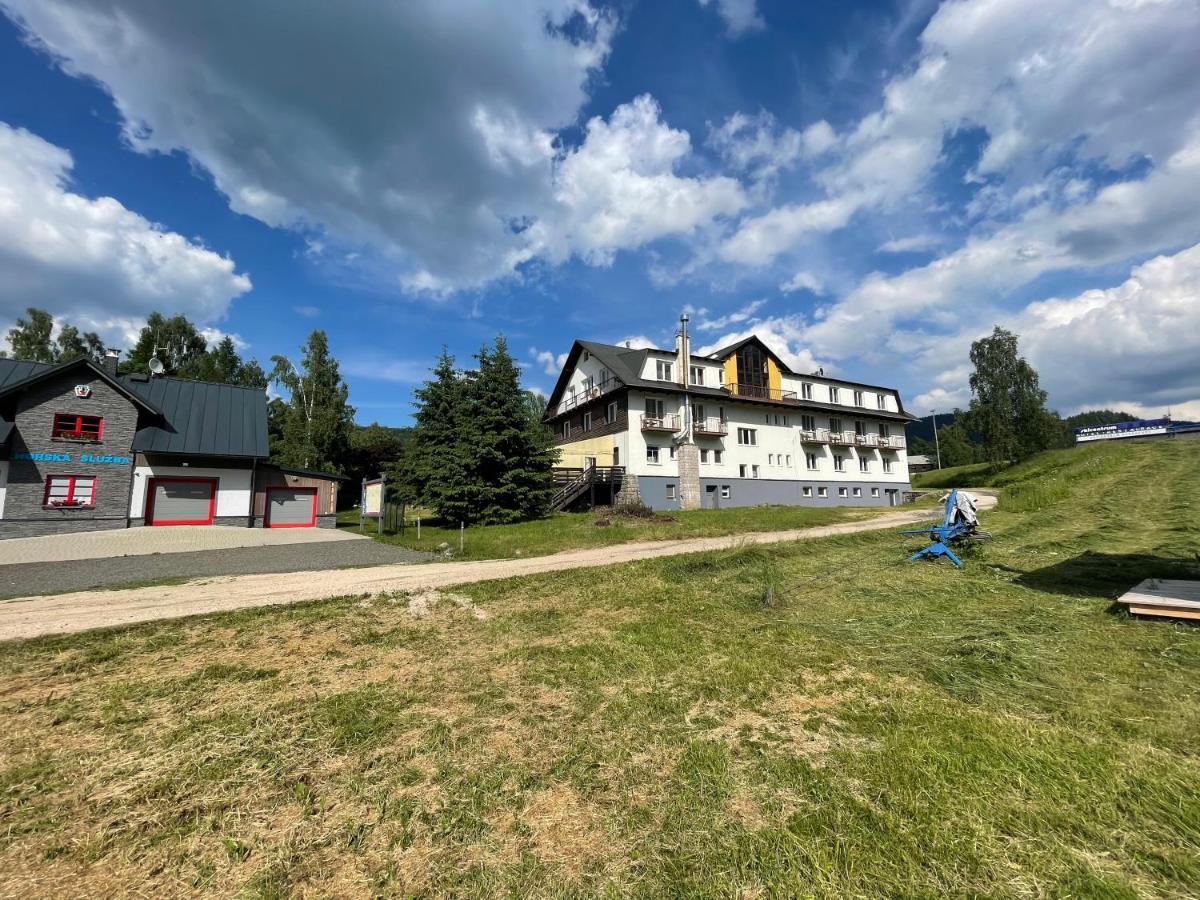 Hotel Harrachov Inn Kültér fotó
